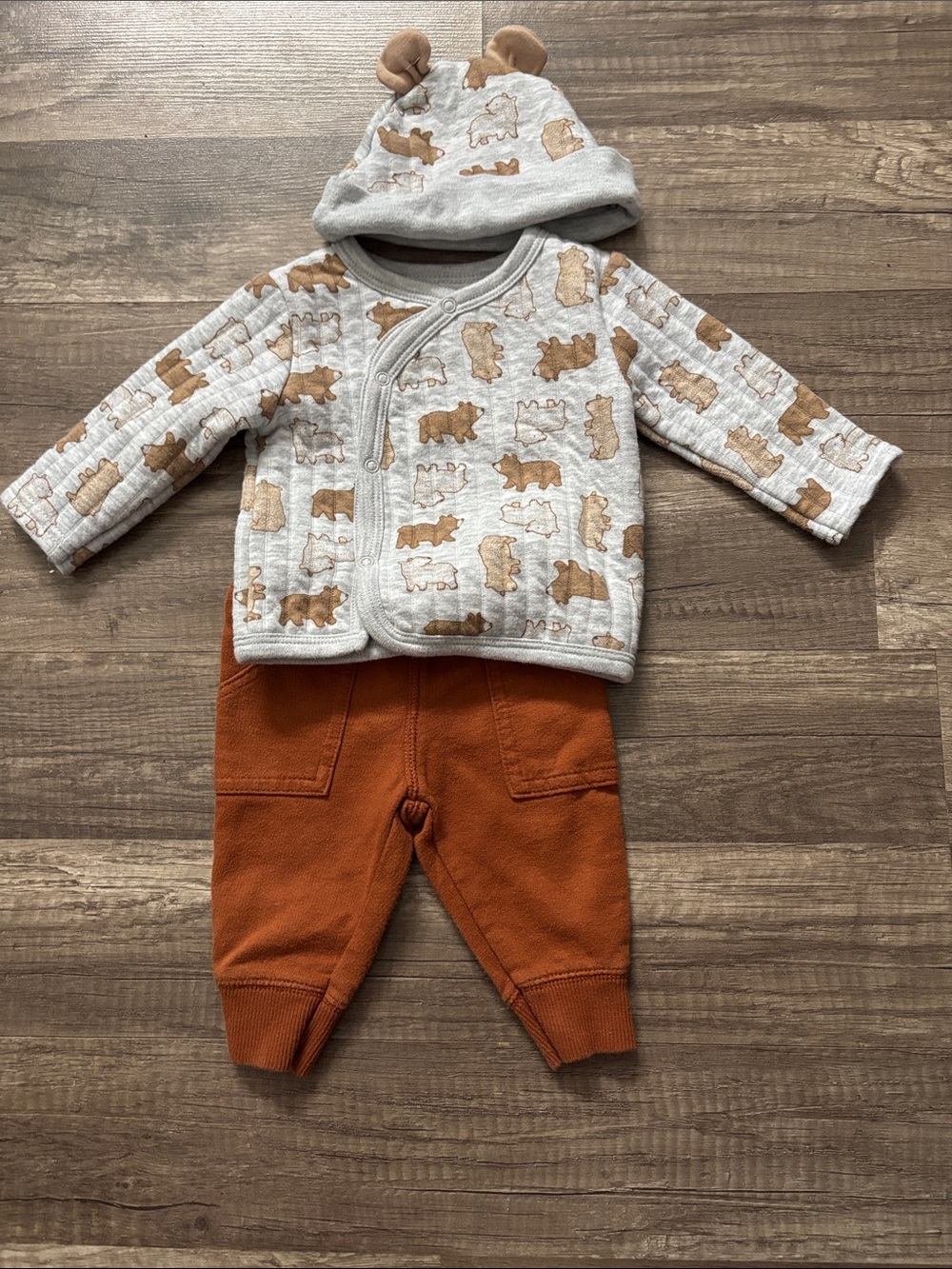Cozy Bear Print Kids Matching Set in Light Gray and Rust 220